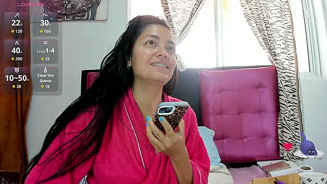 AlanaLars online show from February 17, 2:05 pm