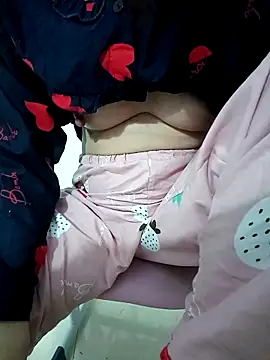 SweetGirl2k2 online show from November 24, 10:23 pm