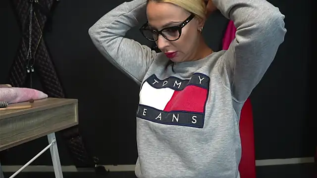 CelineConner online show from October 7, 4:17 am