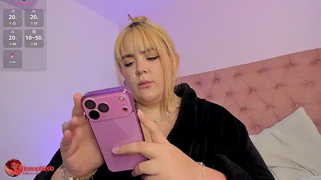 sophiarossee  online show from March 28, 8:47 am