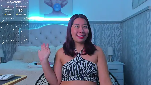 sexylaurita online show from April 6, 11:33 am