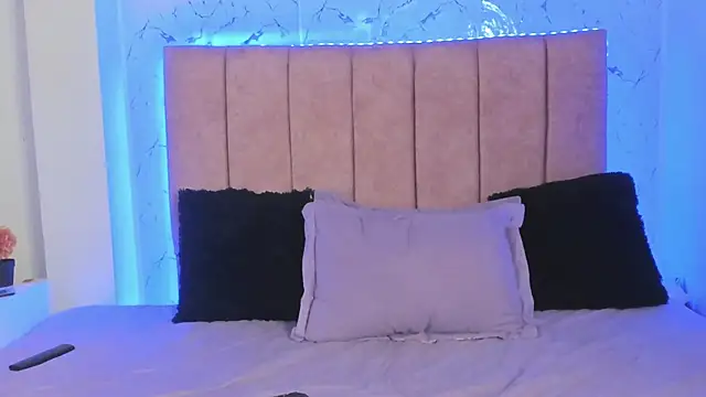 sexylaurita online show from October 28, 2:23 pm