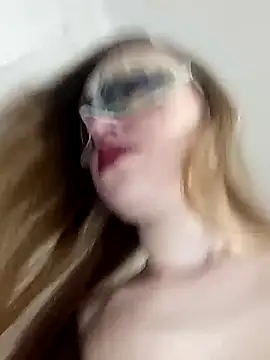 sexiladyyy online show from June 12, 5:04 am