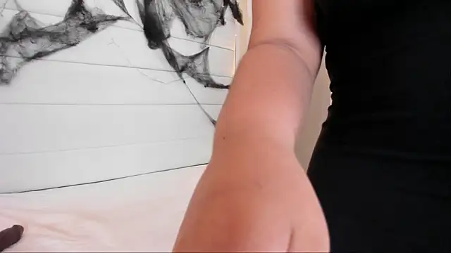 Lilly 2809  online show from October 19, 5:20 am