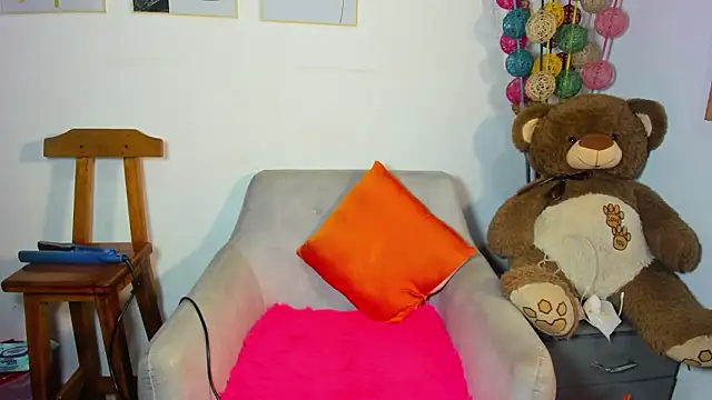 helena copper  online show from March 25, 3:34 am