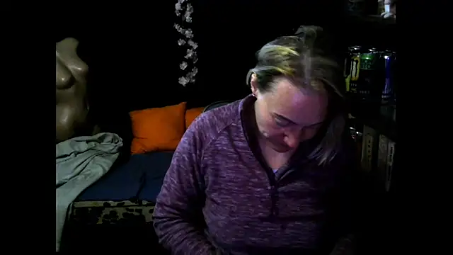 wLESLYMOSw online show from October 15, 10:07 am