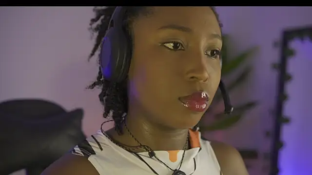 EmmaSanzz  online show from February 16, 11:54 am