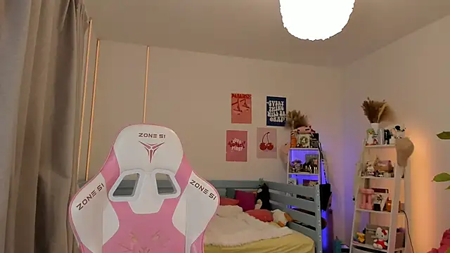 Lily Young online show from November 25, 5:09 am