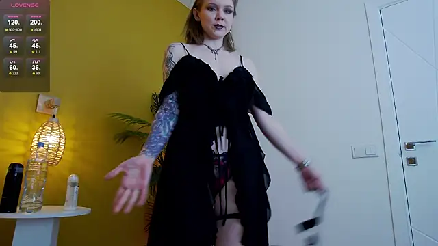 lessysweety online show from October 14, 3:42 am