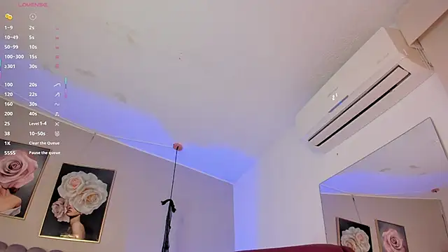 Emma Thompsson online show from October 14, 1:30 am