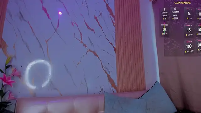 PittAndLunaa online show from October 19, 1:46 pm