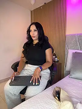Dakota diaz  online show from June 10, 7:34 pm