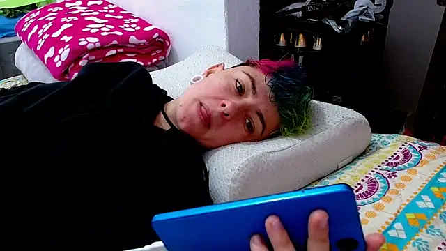 tomboyblue online show from October 15, 5:37 pm