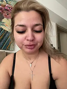 AllysonK online show from February 19, 1:43 pm