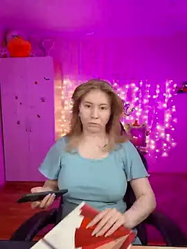 D0nna  online show from April 20, 10:35 pm