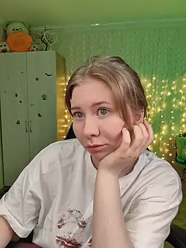 D0nna  online show from February 11, 7:04 pm