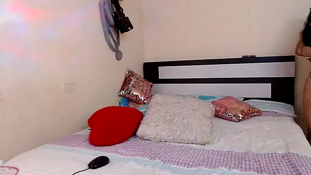 chika hellar online show from March 18, 8:47 pm