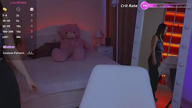 Hayle Hill online show from April 14, 1:27 am