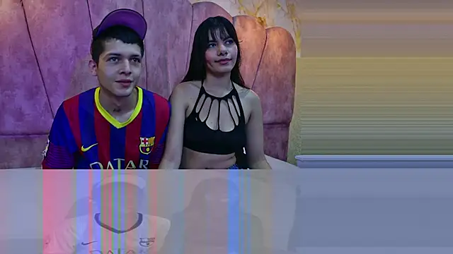 kendalltaylorr online show from October 17, 12:30 pm