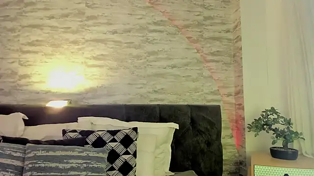 Anneth  M online show from September 20, 8:07 pm