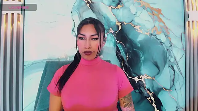 khiara moretti online show from February 4, 7:06 pm