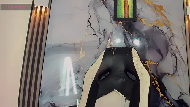 khiara moretti online show from April 16, 7:35 pm