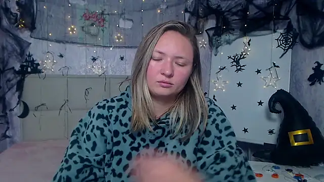 SallyVerda online show from October 15, 5:48 pm