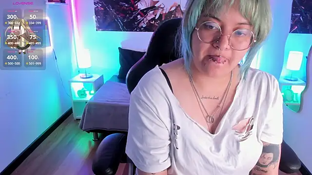 lucky-leah online show from January 10, 4:28 am