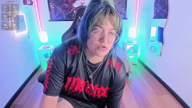 lucky-leah online show from February 26, 4:11 am