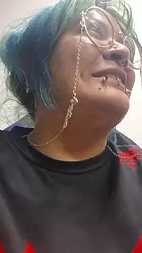 lucky-leah online show from March 18, 4:06 am