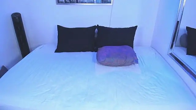 lau miller online show from March 6, 12:28 am