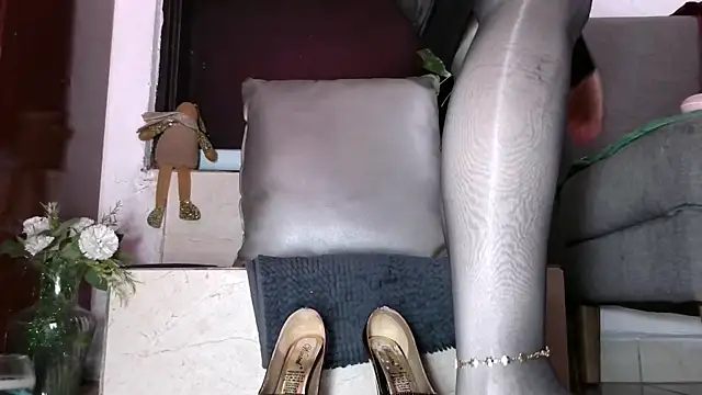 SUZZET 22 online show from September 12, 4:36 pm