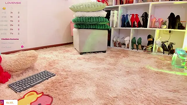 kariina  22 online show from February 1, 3:22 pm