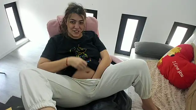 Dyana Kaylinn online show from March 23, 8:31 am