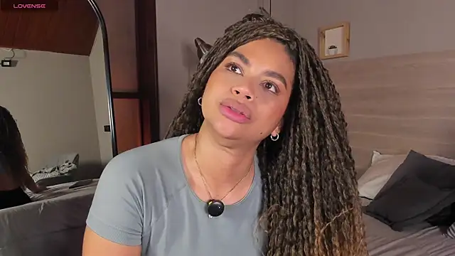 nayah   online show from April 16, 9:39 pm