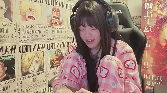 SNAKEgirlQAQ online show from June 5, 5:30 pm