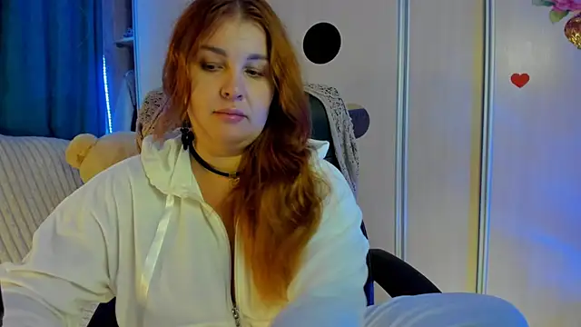 CoraSwon online show from July 9, 3:58 pm