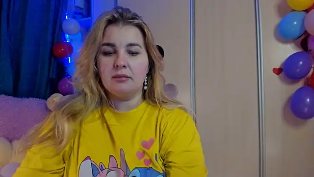 CoraSwon online show from April 5, 5:45 pm