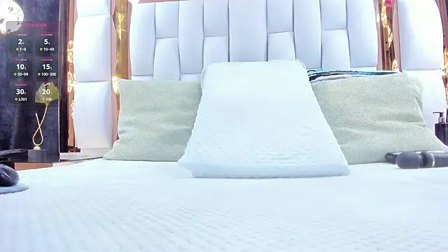 RileySweett online show from December 20, 11:47 am