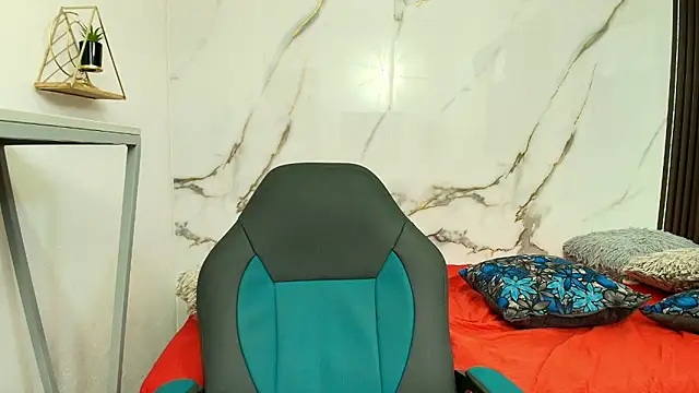 Lindsey8 online show from March 7, 2:02 pm