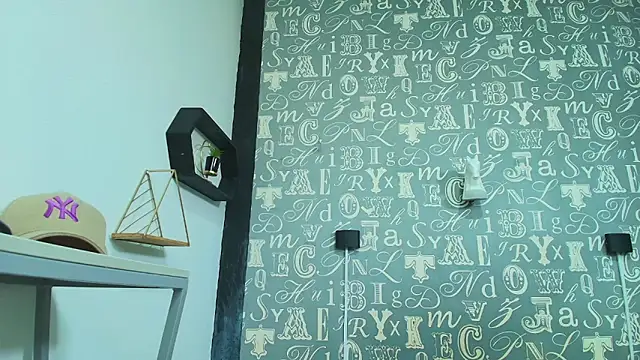 Lindsey8 online show from December 20, 12:53 pm