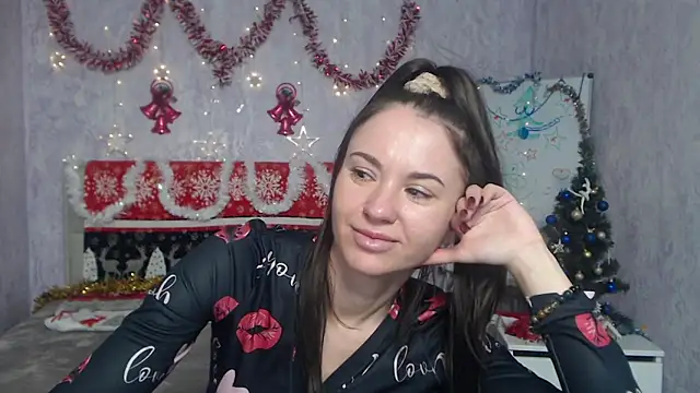 KaraCriegs online show from December 13, 7:53 pm