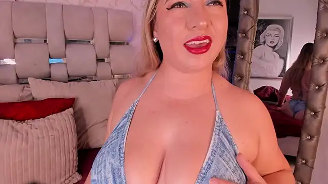 laura bassi online show from February 18, 4:55 am