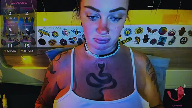 EllieOz online show from February 8, 4:33 pm