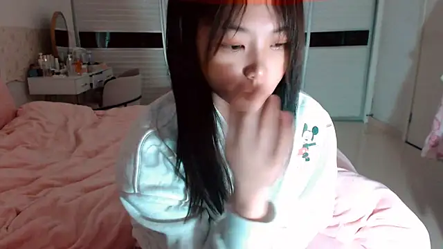 -Lucky Girl online show from March 1, 2:22 am