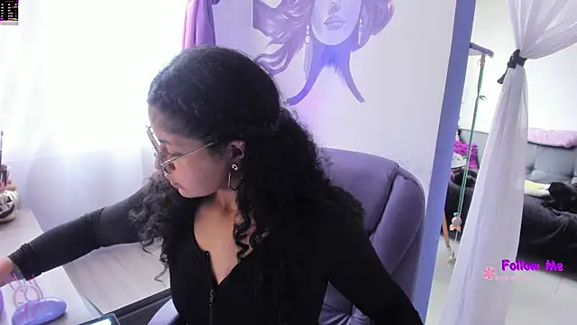 witchviolet online show from October 18, 8:32 pm