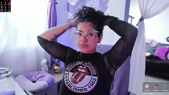 witchviolet online show from October 17, 6:33 pm