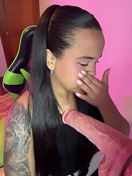 leila 22 online show from September 19, 7:18 am