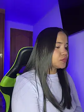 leila 22 online show from March 30, 7:41 am