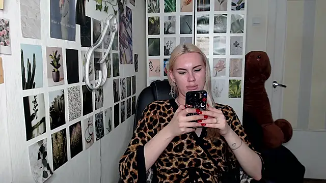 CapriScorpion online show from October 27, 1:06 pm